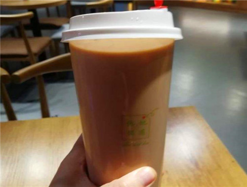 他她偶遇奶茶