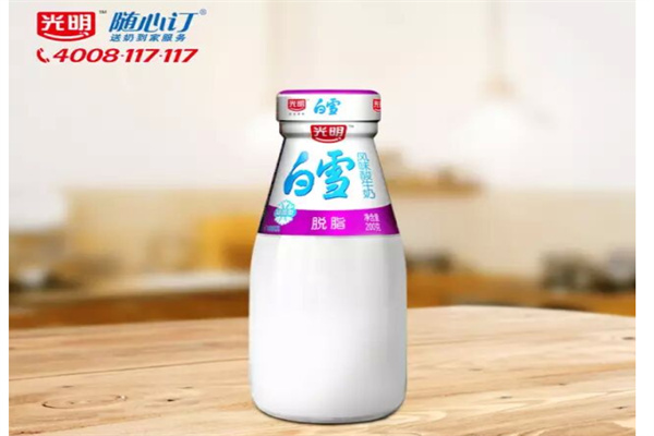 光明白雪酸奶
