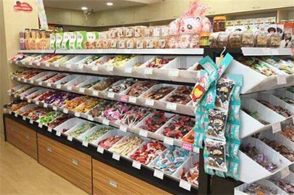 小嘴零食店