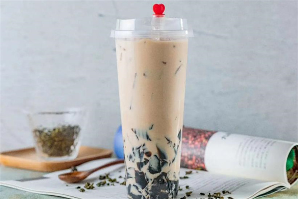 满溢奶茶