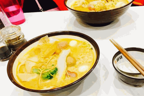 胡轶麻辣烫