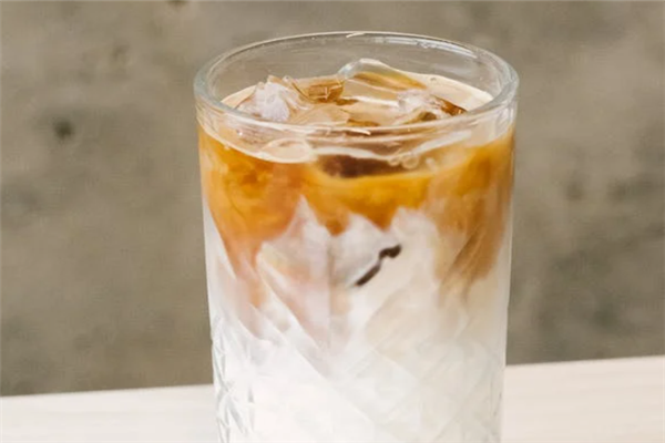 橙子与茶奶茶