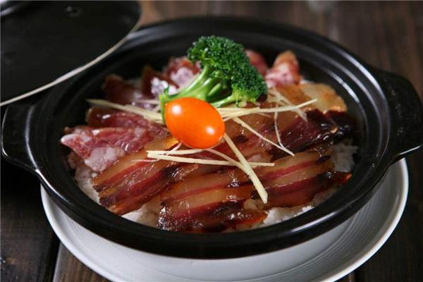 香肠公主煲仔饭加盟