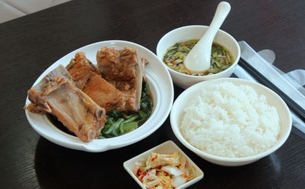 腱骨头排骨米饭加盟