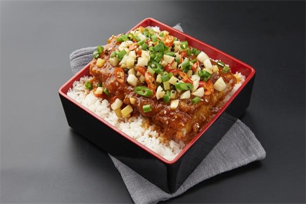 初私烤鱼饭