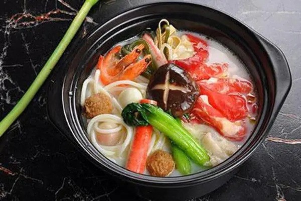 龙霄米线