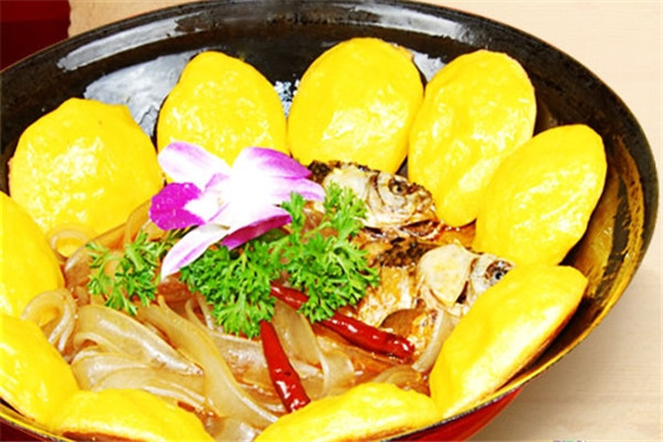 城根山庄灶台锅