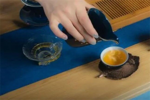 春花秋茶加盟
