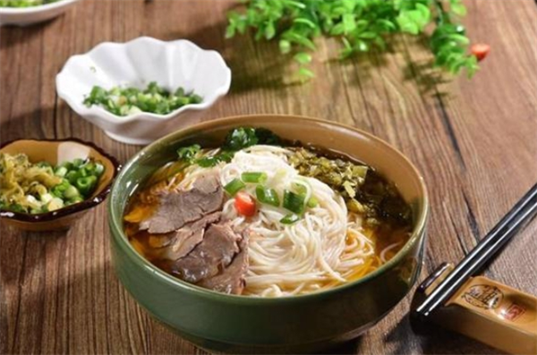 牛大大泡椒牛肉米线