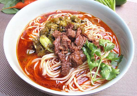 牛大碗牛肉拉面加盟