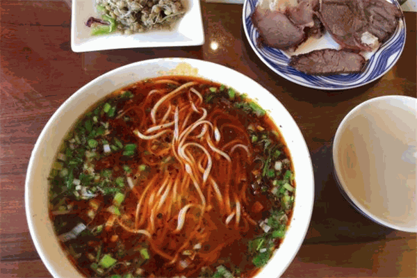 云峰牛肉面