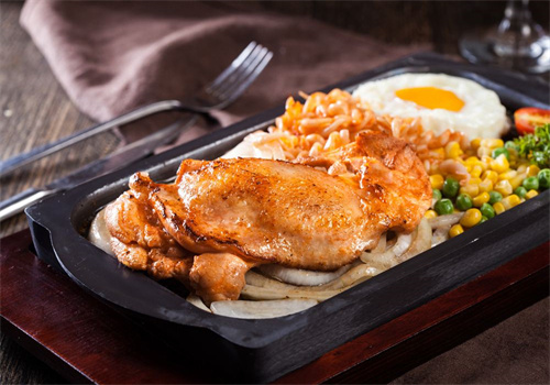 小猪鸡排饭