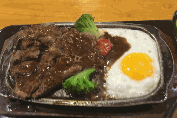 她左右黑椒牛排饭加盟