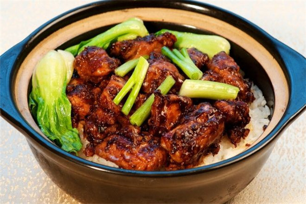 金嘴巴煲仔饭餐厅