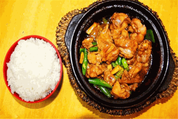 万润街黄焖鸡米饭