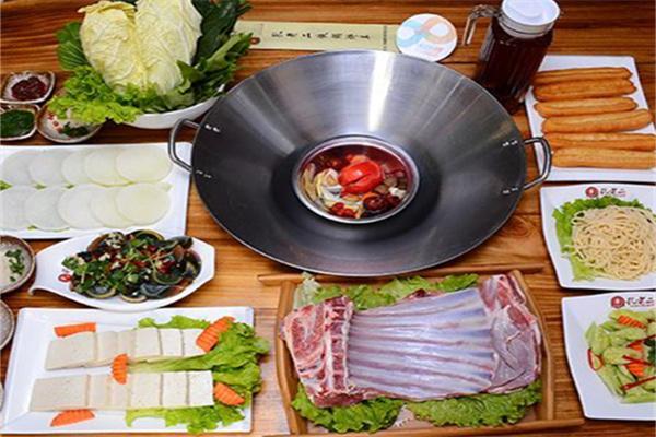 孔老二铁锅烀羊肉加盟