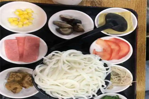 食菋故事过桥米线