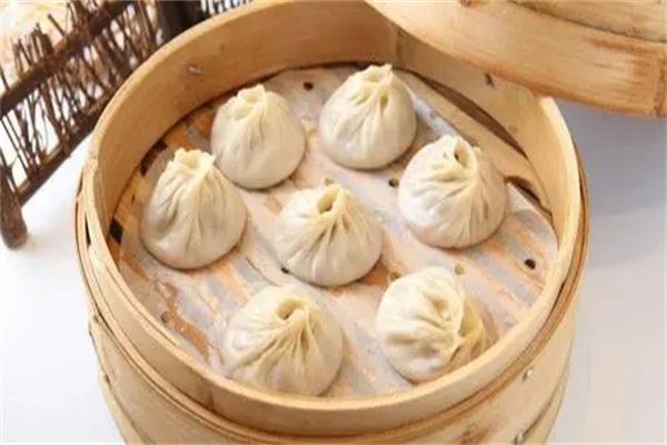 一蒸一笼包子