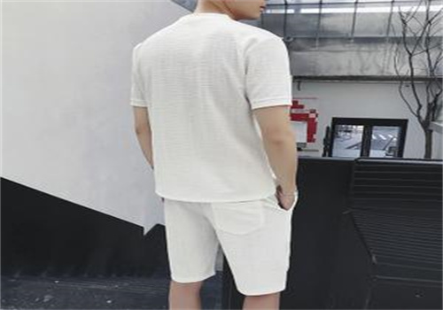 风之秀服饰