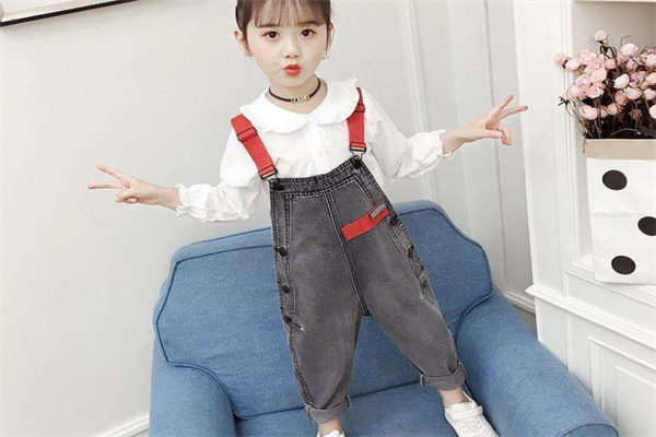 金依致牛仔裤