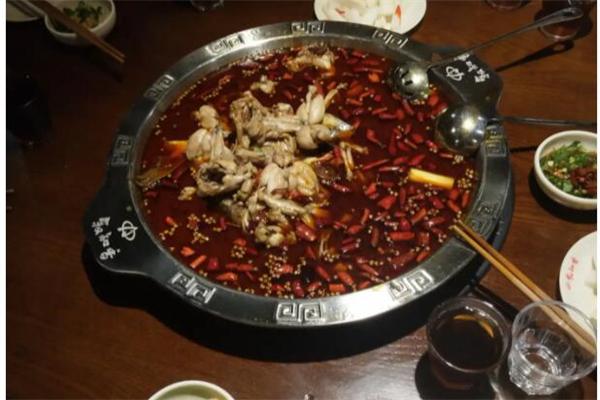 叙知香美蛙鱼头火锅加盟