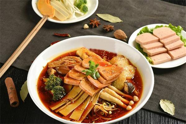 出众麻辣烫加盟