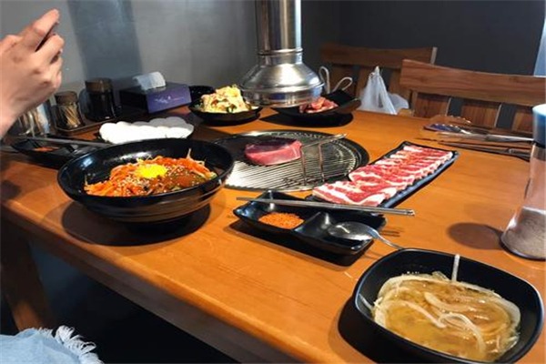 炎流岛炭火烧肉加盟