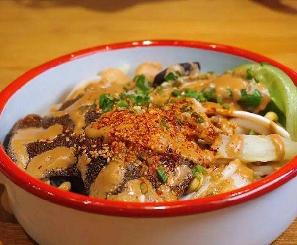 有点烫干拌麻辣烫