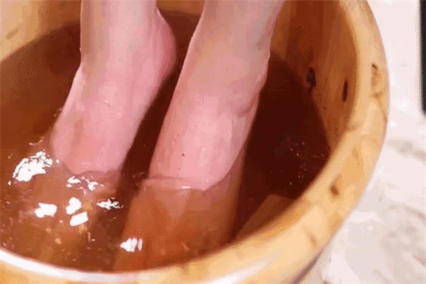 彭氏洗脚