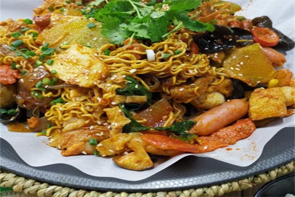 麻辣酷派香锅加盟