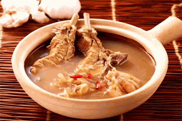 肥豚肉骨茶