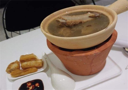 肥豚肉骨茶