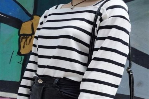 拉勾勾女装