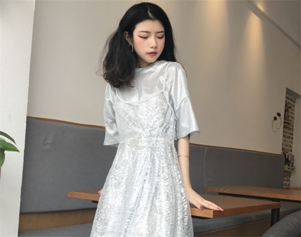 他她女装