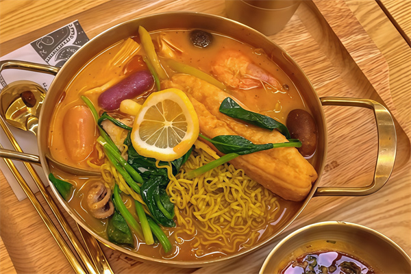 泰小滋泰式麻辣烫