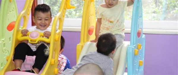 启鹿幼儿托管中心