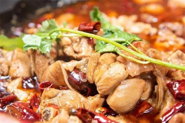 八两肥肠鸡煲火锅