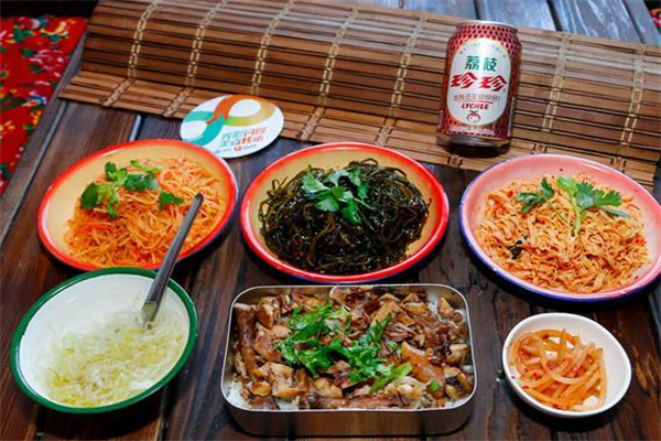 8090怀旧老饭盒