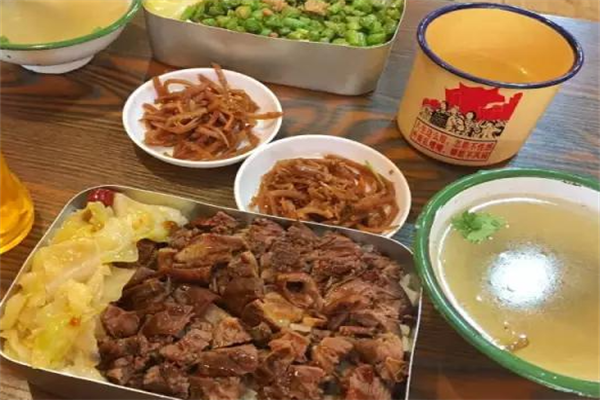 8090怀旧老饭盒